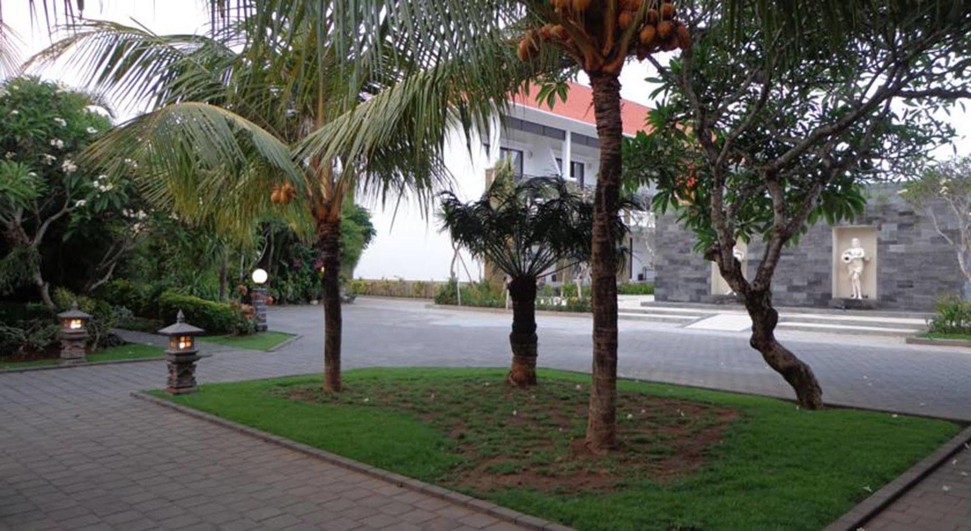 D' Kubu Pratama Homestay Nusa Dua  Luaran gambar